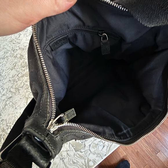 Gucci Tom Ford Era Crossbody Bag - Picture 10 of 16